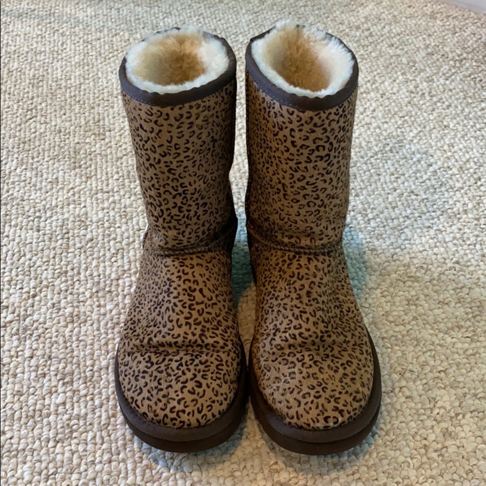 leopard/cheetah print uggs
